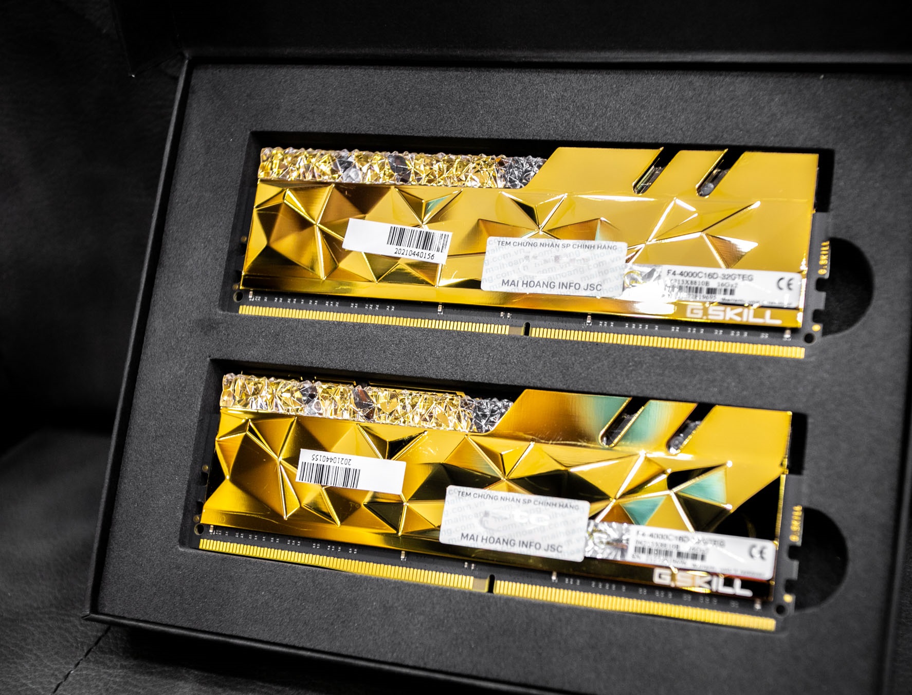 Ram Desktop Gskill Trident Z Royal Elite (F4-3600C16D-16GTEGC) 16GB (2x8GB) DDR4 3600Mhz